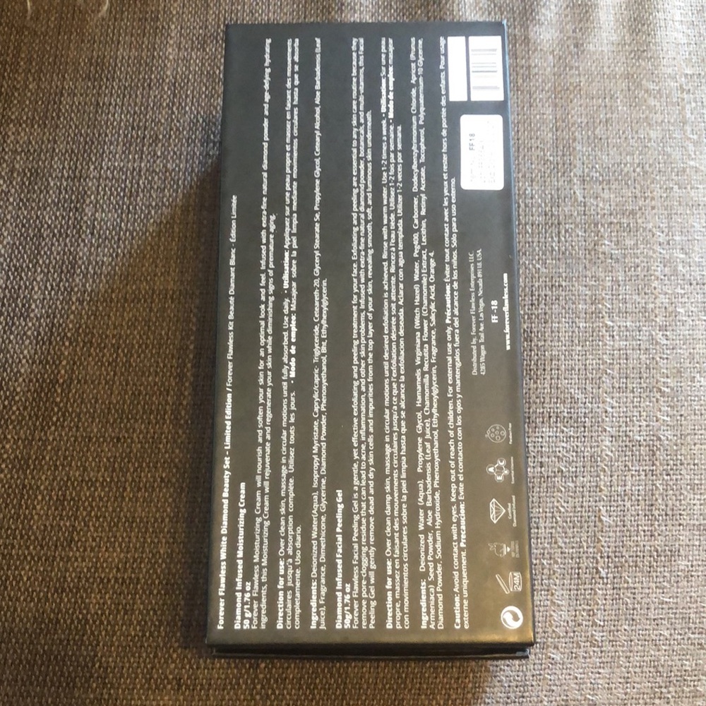 Forever Flawless White Diamond Limited Edition Beauty Set - Picture 6 of 7